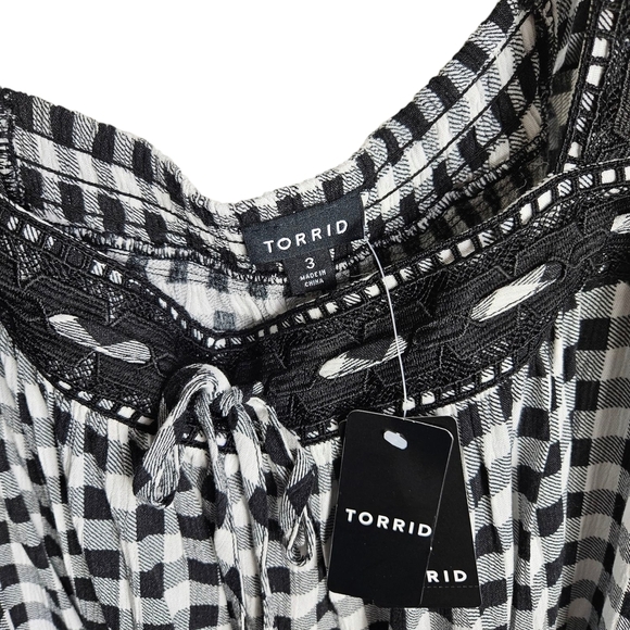 NWT Torrid Black and White Checkered Gauge Crochet Lace Trim Tank, Size 3 - Picture 4 of 8